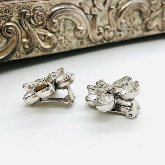 Vintage Deco Rhinestone Crystal Clear Earrings - Picture 11 of 13
